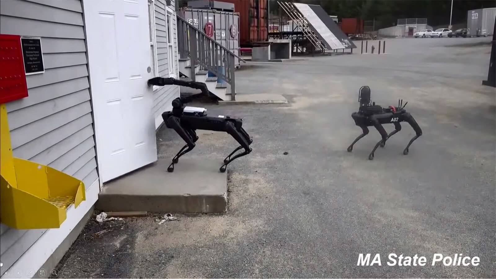 Кучета роботи помагат на полицията в САЩ (видео и снимки)