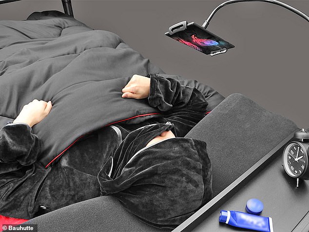 Японска компания създаде уникално легло за пристрастени геймъри (снимки)