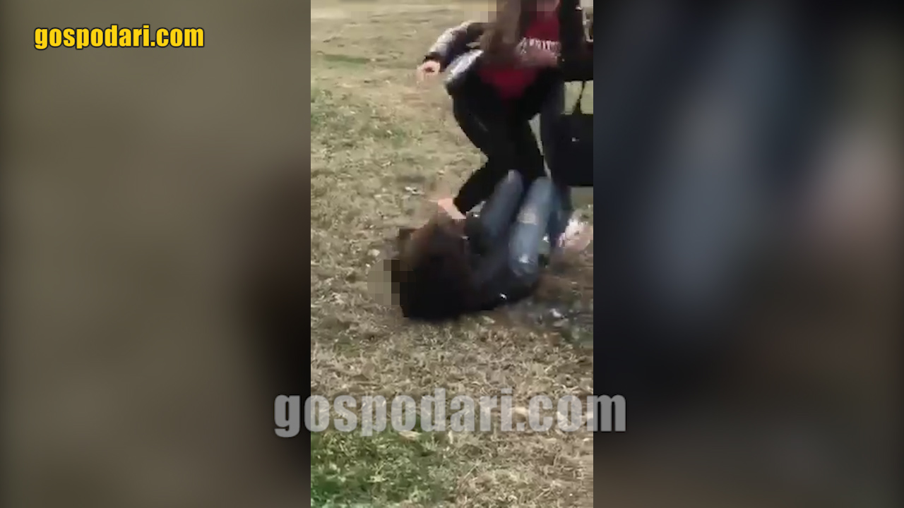 Агресивно момиче от Стара Загора нанася побой над съученичка, докато други деца ги снимат (видео 18+)