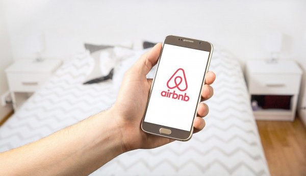 Нов удар срещу краткосрочното отдаване на имоти чрез Airbnb готвят депутати