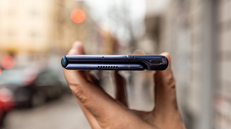 Huawei представи най-новия си сгъваем смартфон (видео и снимки)